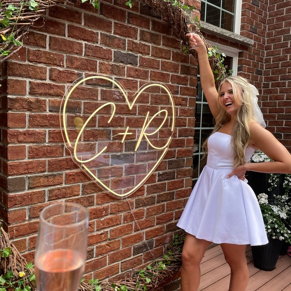 Short White Dress with Detachable Sleeves - Picture 6 of 10